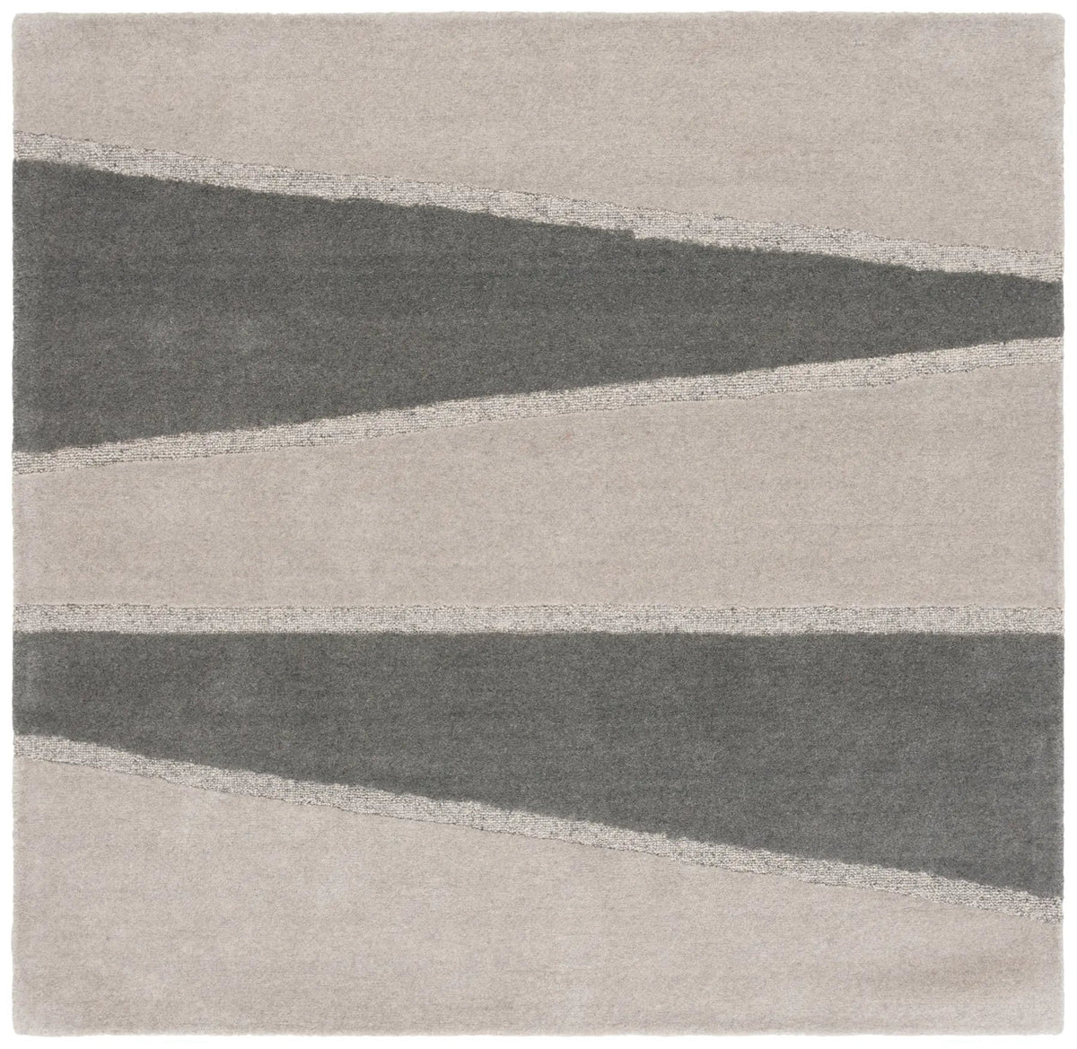 Safavieh Fifth Avenue 6'-0" x 6'-0" Rug in Grey / Charcoal