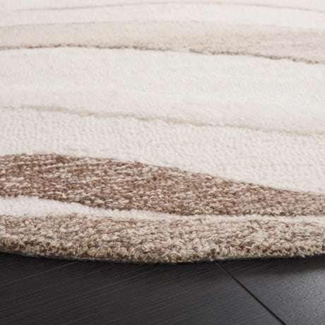 Safavieh Fifth Avenue 6'-0" x 6'-0" Rug in Ivory / Beige