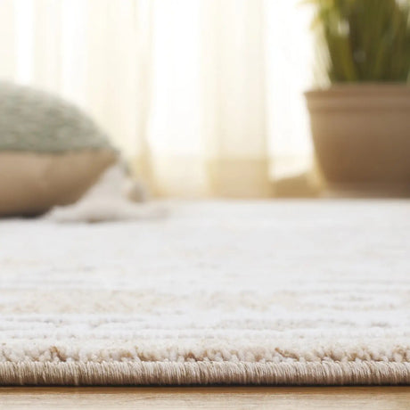 Safavieh Finley 4'-0" x 6'-0" Rug in Beige / Ivory