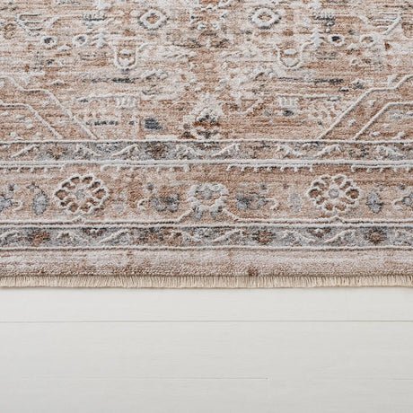 Safavieh Finley 4'-0" x 6'-0" Rug in Beige / Ivory