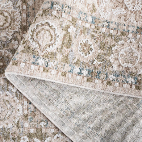 Safavieh Finley 4'-0" x 6'-0" Rug in Green / Beige