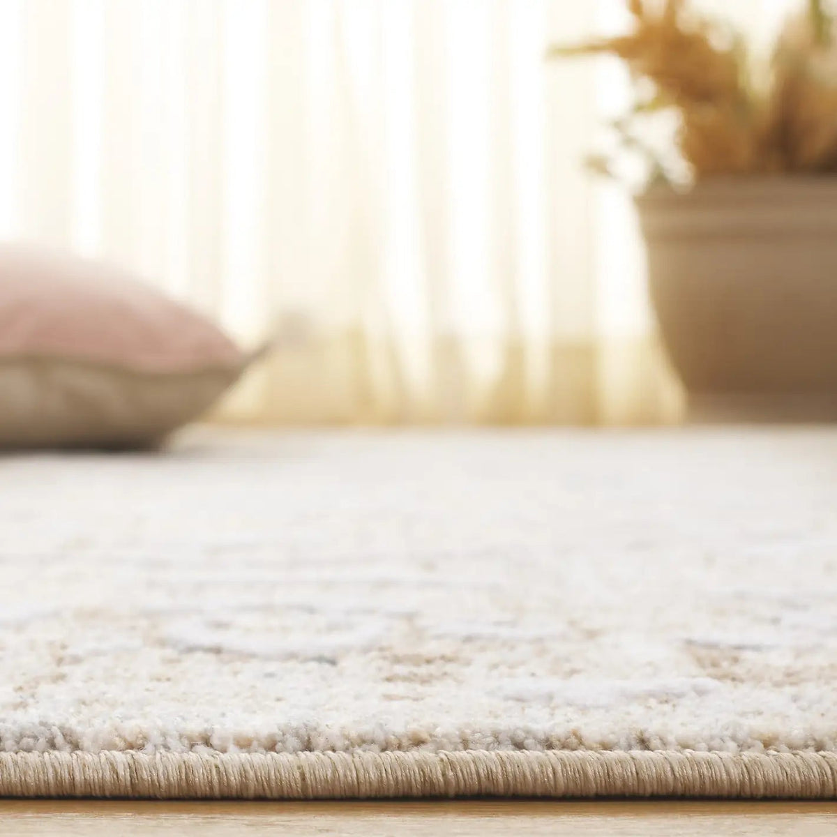 Safavieh Finley 4'-0" x 6'-0" Rug in Brown / Grey