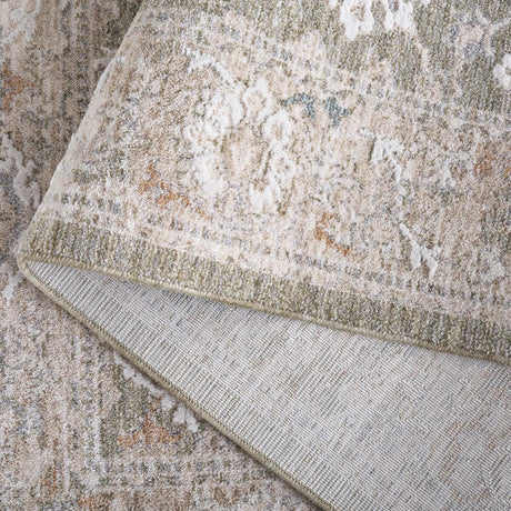 Safavieh Finley 4'-0" x 6'-0" Rug in Green / Beige
