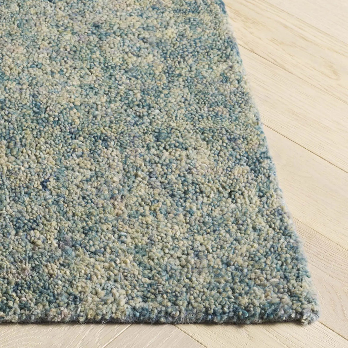 Safavieh Gabbeh 4'-0" x 6'-0" Rug in Light Blue / Beige