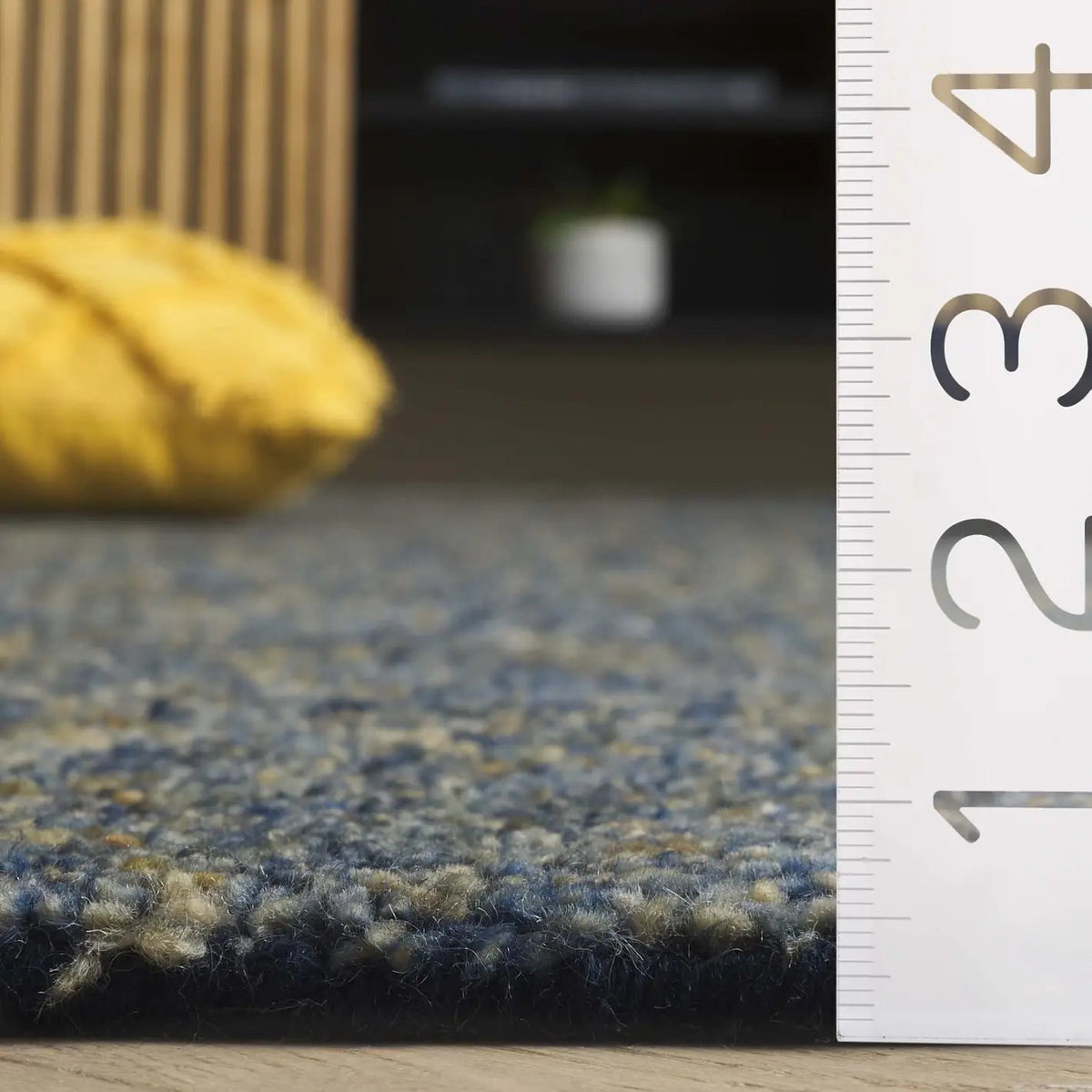 Safavieh Gabbeh 4'-0" x 6'-0" Rug in Dark Blue / Beige