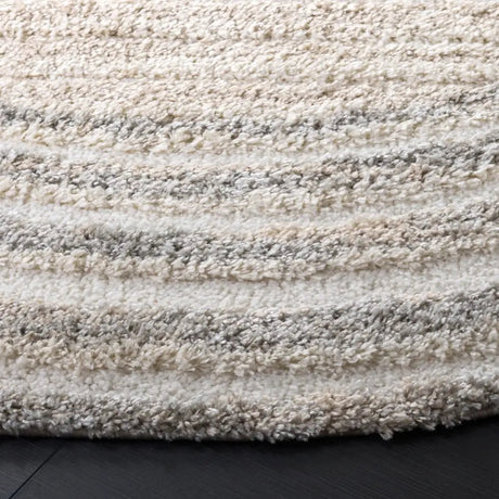 Safavieh Gemma Shag 6'-7" x 6'-7" Rug in Ivory / Beige Grey
