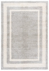 Safavieh Gemma Shag 5'-3" x 7'-6" Rug in Grey / Ivory