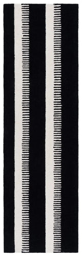 Safavieh Genre 2'-3" x 8'-0" Rug in Black / Ivory