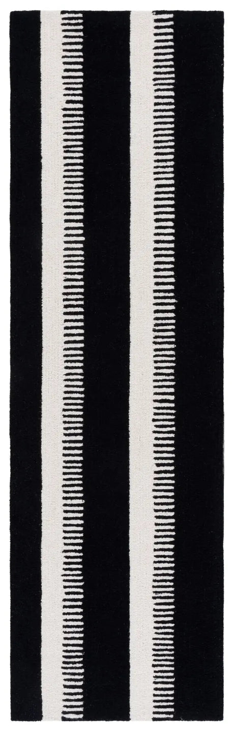 Safavieh Genre 2'-3" x 8'-0" Rug in Black / Ivory