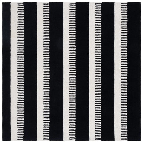 Safavieh Genre 6'-0" x 6'-0" Rug in Black / Ivory