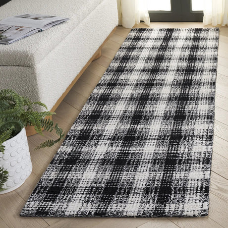 Safavieh Genre 2'-3" x 8'-0" Rug in Black / Ivory