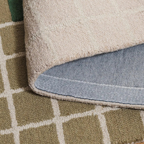 Safavieh Genre 4'-0" x 6'-0" Rug in Green / Beige