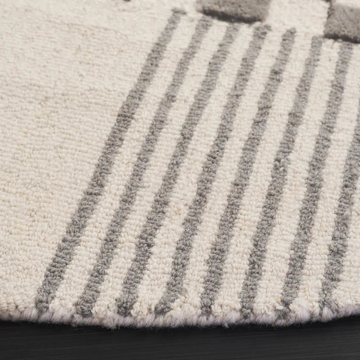 Safavieh Genre 6'-0" x 6'-0" Rug in Grey / Ivory