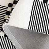 Safavieh Genre 4'-0" x 6'-0" Rug in Black / Ivory