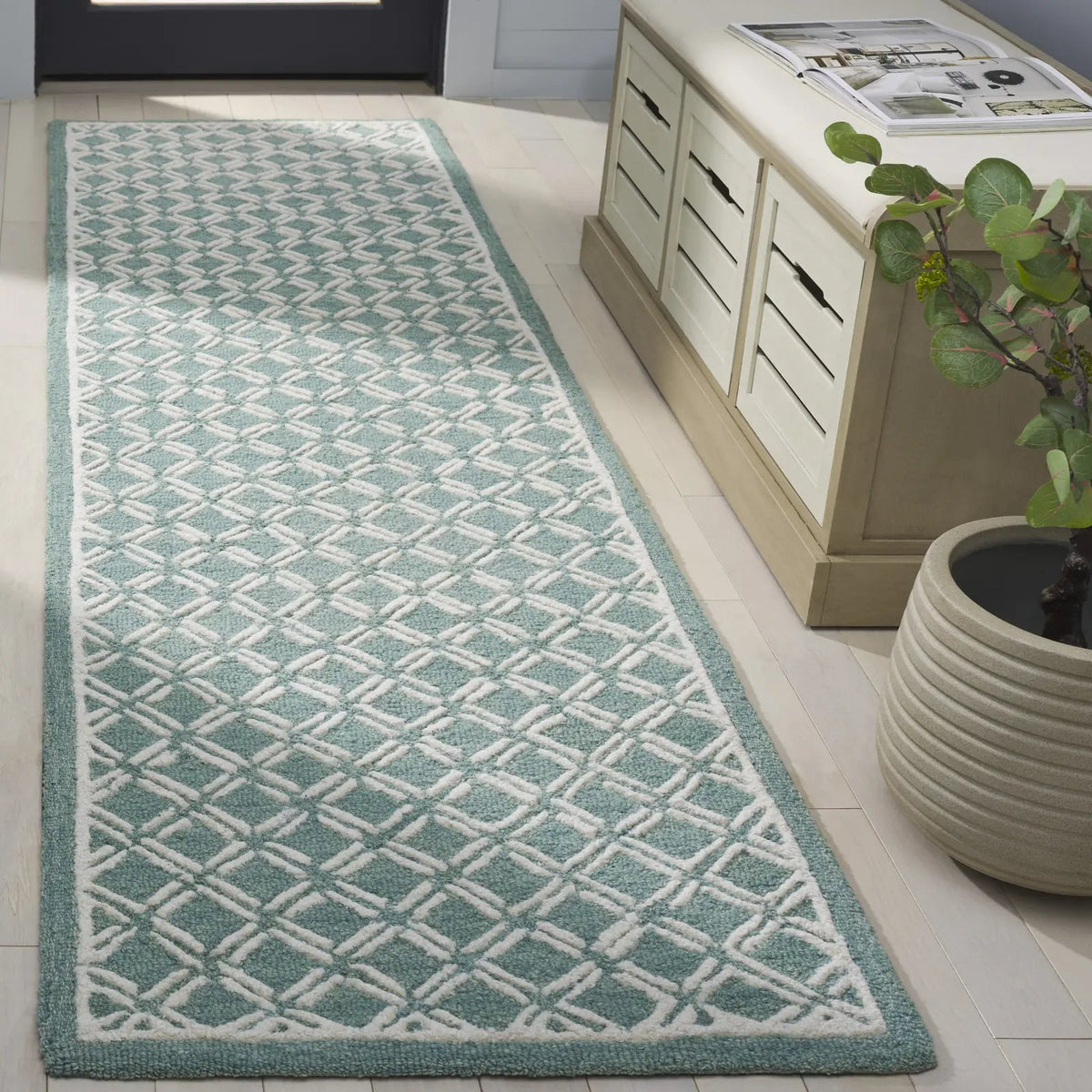 Safavieh Genre 2'-3" x 8'-0" Rug in Green / Ivory
