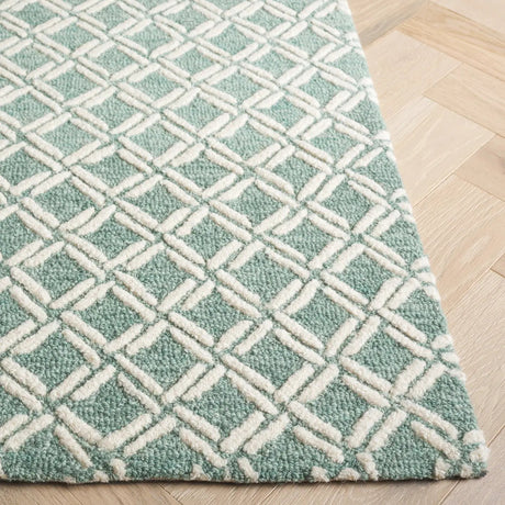 Safavieh Genre 4'-0" x 6'-0" Rug in Green / Ivory