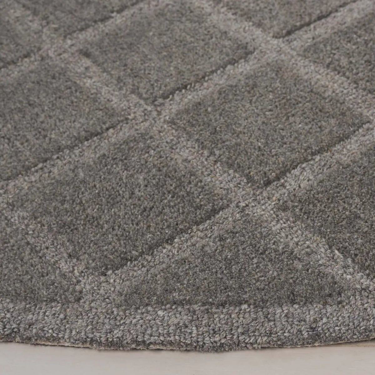 Safavieh Genre 6'-0" x 6'-0" Rug in Grey