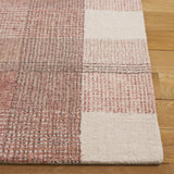 Safavieh Genre 4'-0" x 6'-0" Rug in Ivory / Red