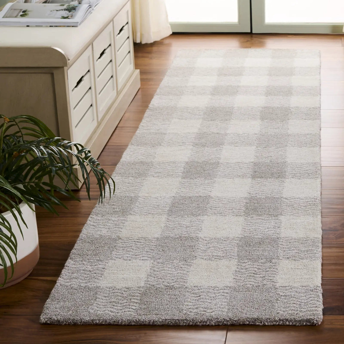 Safavieh Genre 2'-3" x 8'-0" Rug in Grey / Ivory