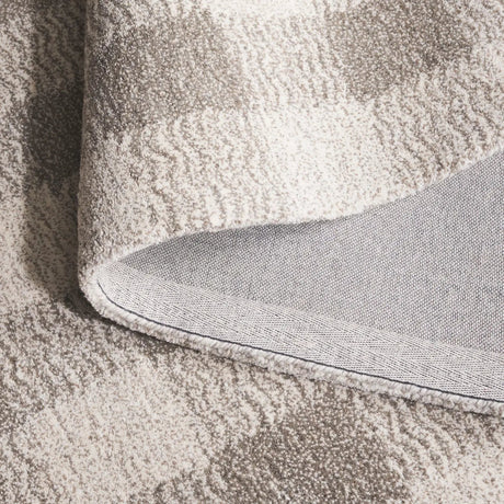 Safavieh Genre 4'-0" x 6'-0" Rug in Grey / Ivory