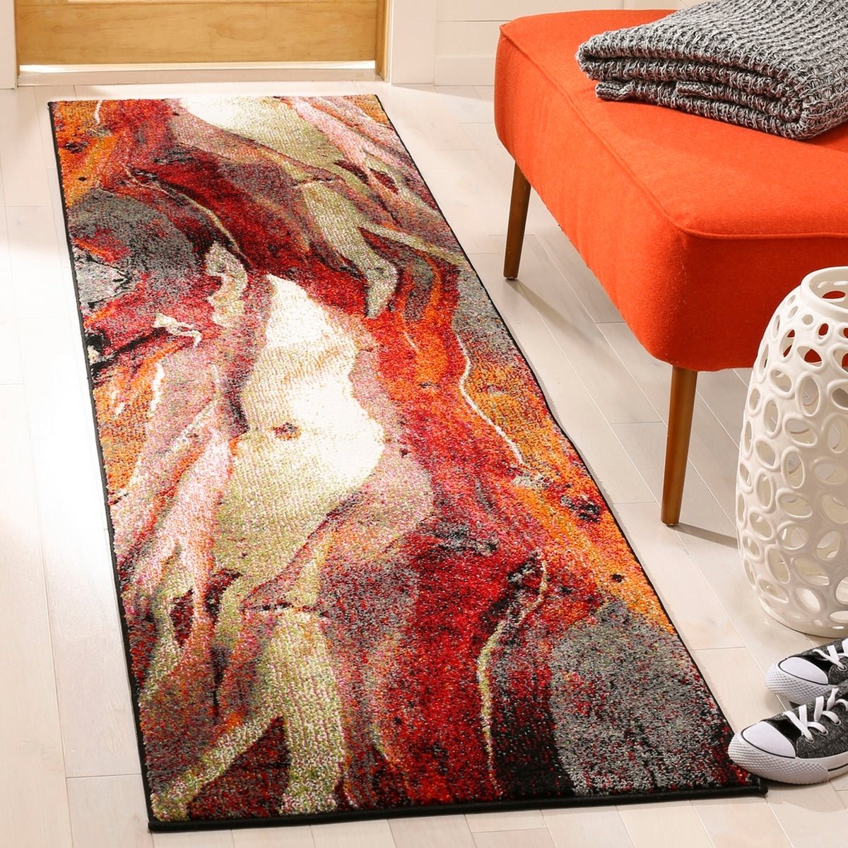 Safavieh Glacier Gla126A Red/Multi Rug - gla126a-3sq