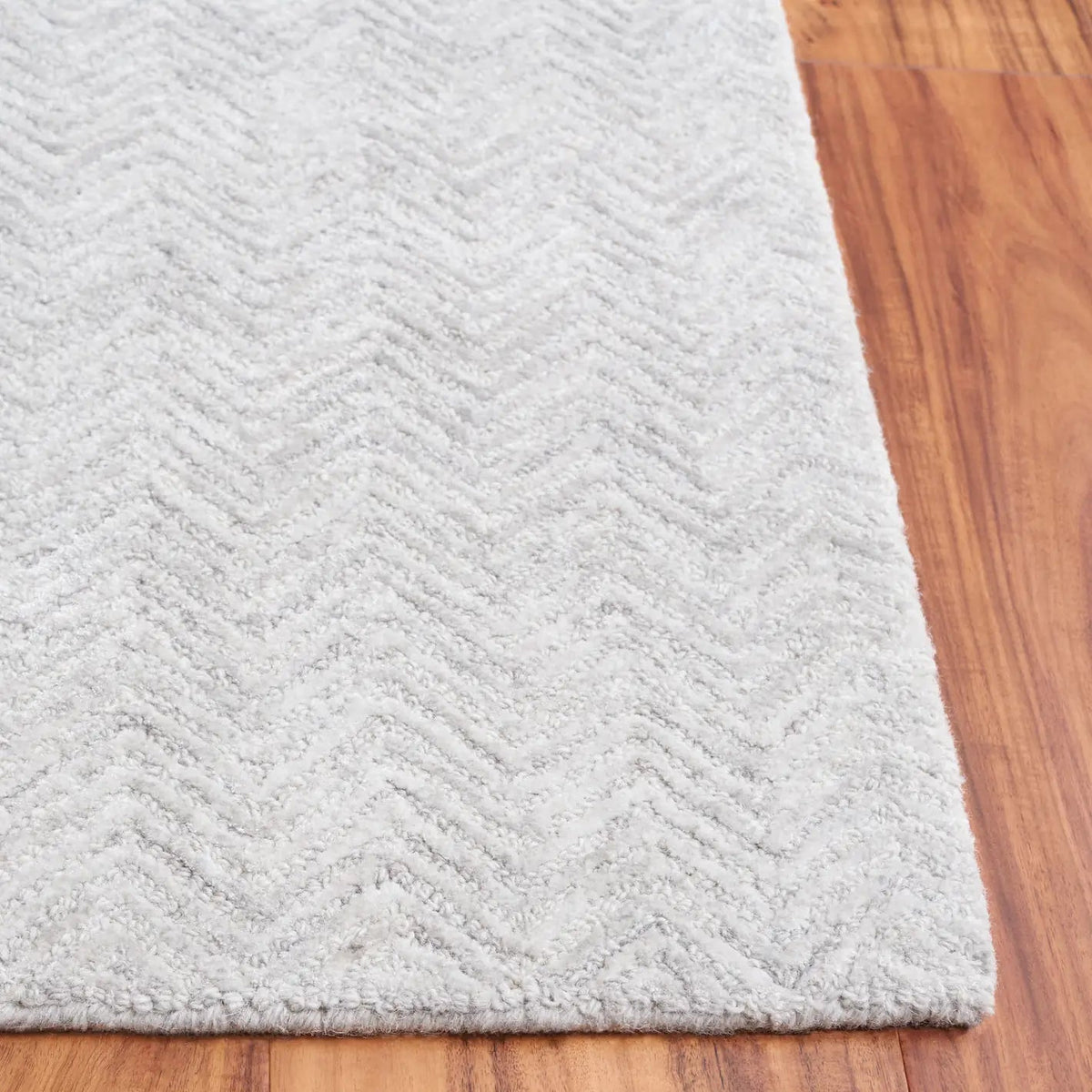 Safavieh Glamour 4'-0" x 6'-0" Rug in Grey / Ivory