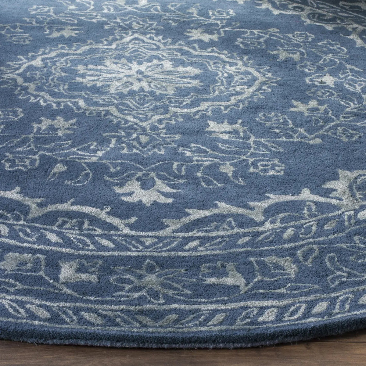 Safavieh Glamour 6'-0" x 6'-0" Rug in Blue