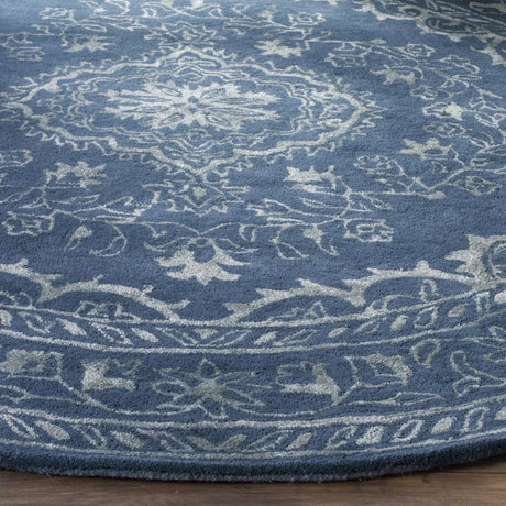 Safavieh Glamour 6'-0" x 6'-0" Rug in Blue