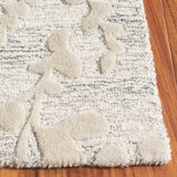 Safavieh Glamour 4'-0" x 6'-0" Rug in Natural / Grey