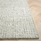 Safavieh Glamour 4'-0" x 6'-0" Rug in Sage / Ivory