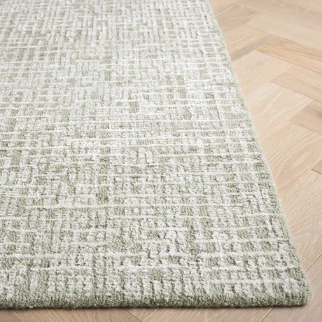 Safavieh Glamour 4'-0" x 6'-0" Rug in Sage / Ivory