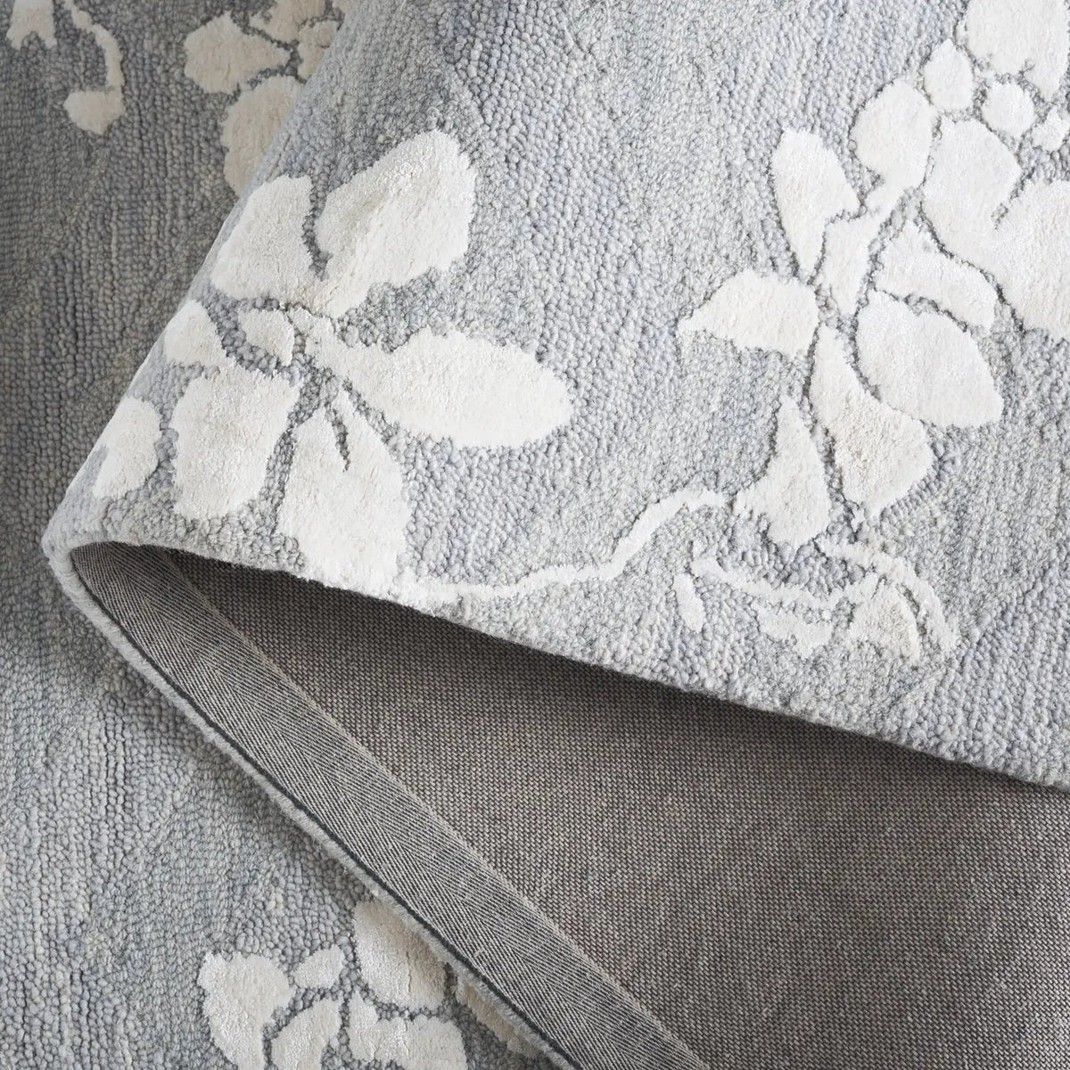 Safavieh Glamour 4'-0" x 6'-0" Rug in Grey / Ivory