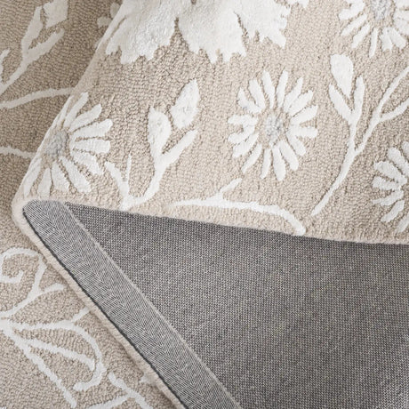 Safavieh Glamour 4'-0" x 6'-0" Rug in Beige / Ivory