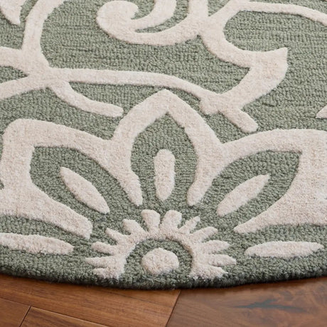 Safavieh Glamour 6'-0" x 6'-0" Rug in Sage Green / Ivory