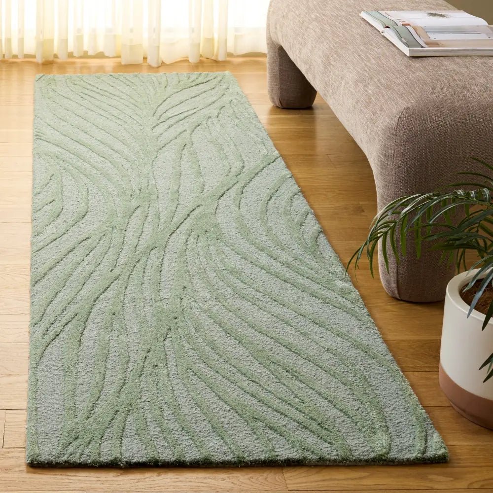 Safavieh Glamour 2'-3" x 8'-0" Rug in Sage Green