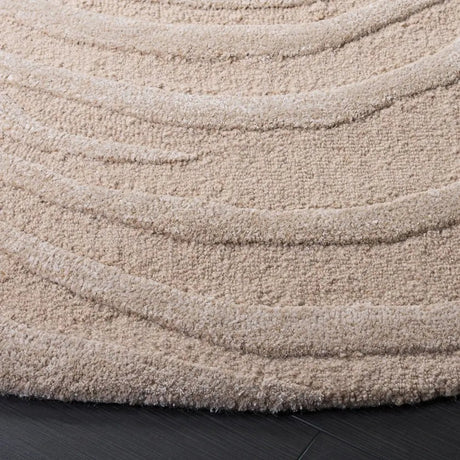 Safavieh Glamour 6'-0" x 6'-0" Rug in Beige