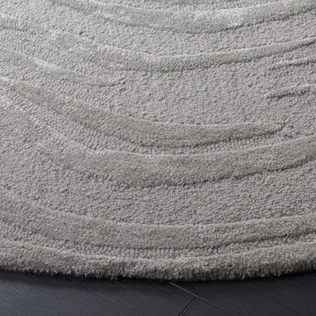Safavieh Glamour 6'-0" x 6'-0" Rug in Light Grey