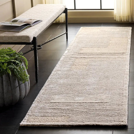 Safavieh Glamour 2'-3" x 8'-0" Rug in Ivory / Beige