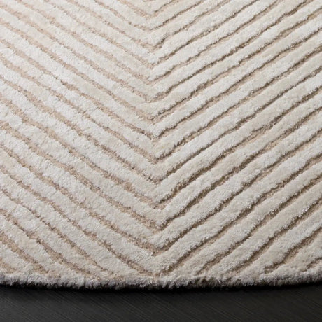 Safavieh Glamour 6'-0" x 6'-0" Rug in Ivory