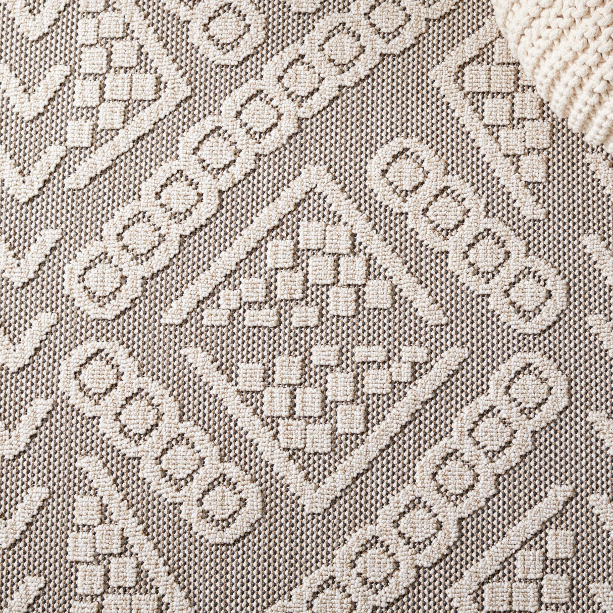 Safavieh Global Glb202B Beige/Light Beige Rug - Safavieh - glb202b - 7r