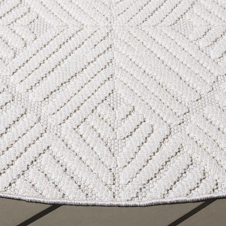 Safavieh Global 6'-7" x 6'-7" Rug in Light Beige / Ivory