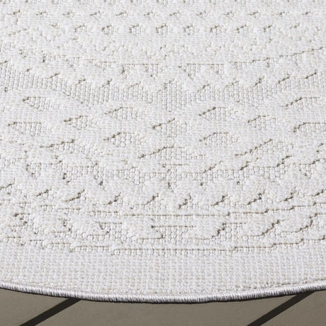 Safavieh Global 6'-7" x 6'-7" Rug in Light Beige / Ivory