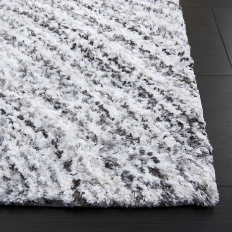 Safavieh Glory Shag 4'-0" x 6'-0" Rug in Ivory / Grey