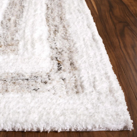 Safavieh Glory Shag 4'-0" x 6'-0" Rug in Ivory / Beige