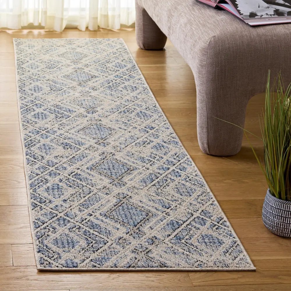 Safavieh Grove 2'-2" x 8'-0" Rug in Blue / Ivory