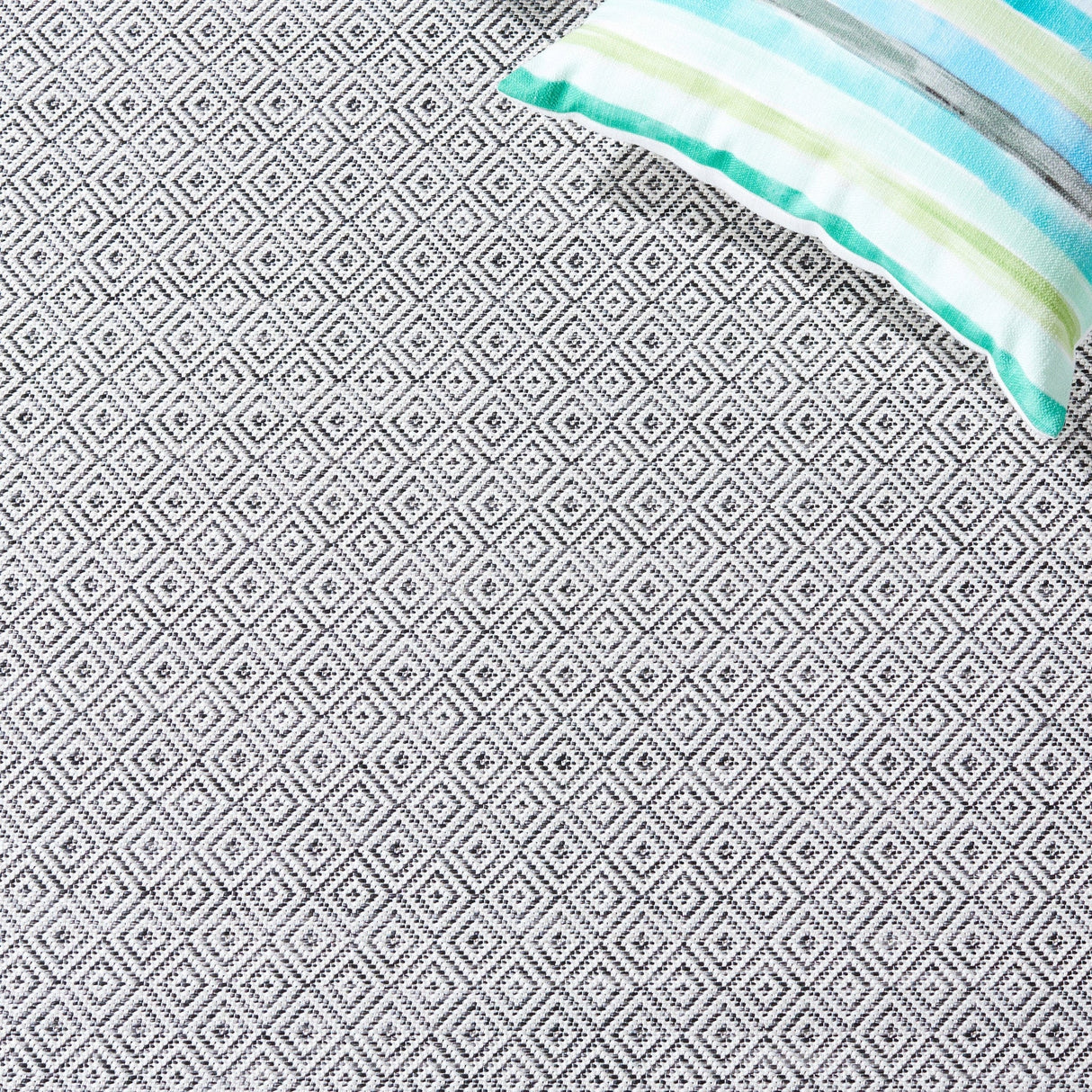 Safavieh Hampton Htn230Z Ivory/Black Rug - Safavieh - htn230z - 4
