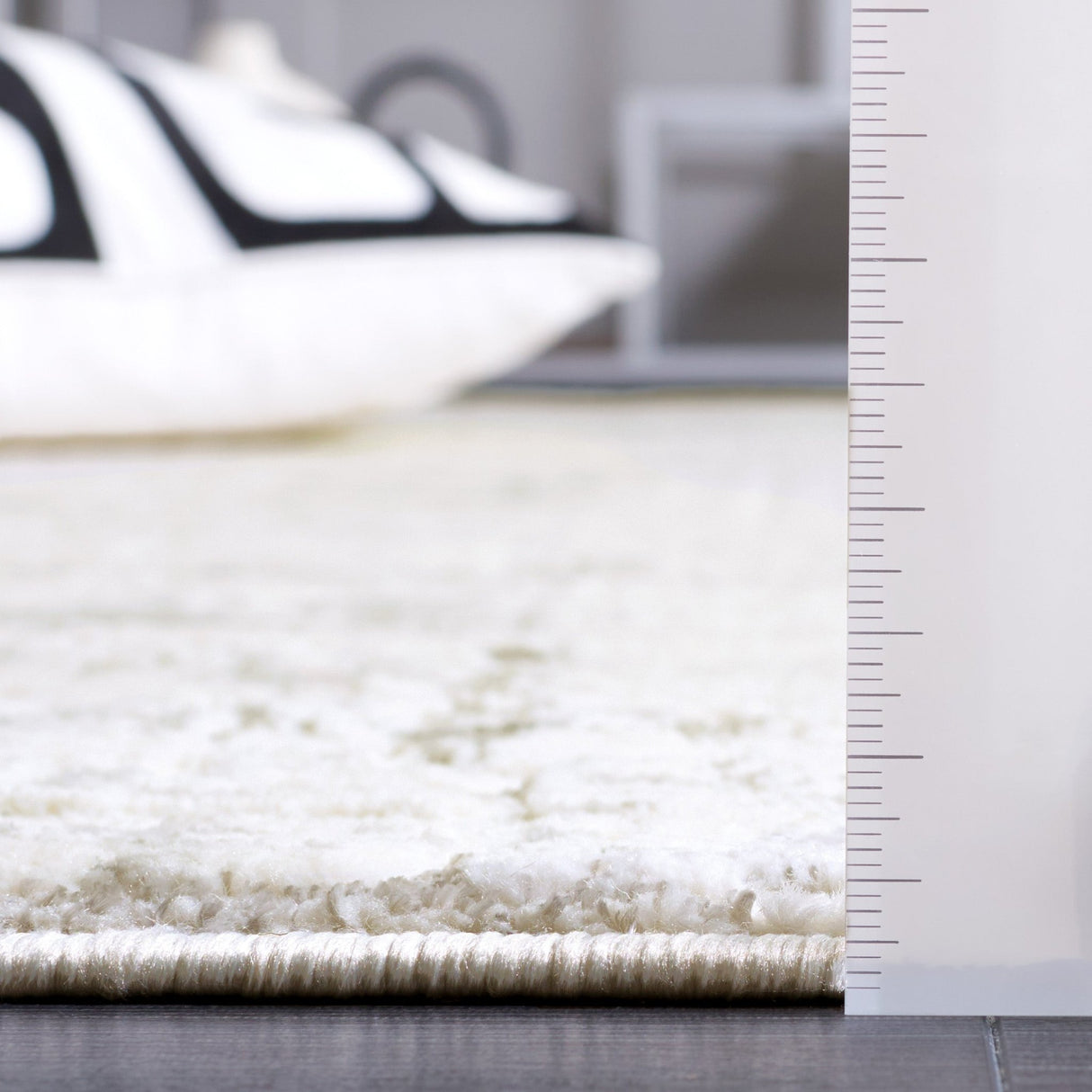 Safavieh Hanna Han111A Ivory Grey/Dark Grey Rug - Safavieh - han111a - 7r
