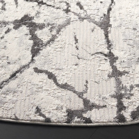 Safavieh Hanna 6'-7" x 6'-7" Rug in Grey / Ivory Dark Grey