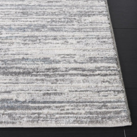 Safavieh Hanna 4'-0" x 6'-0" Rug in Grey / Ivory