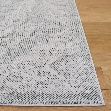 Safavieh Harrison 5'-3" x 7'-6" Rug in Green / Ivory